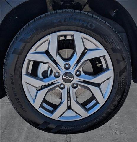 Vehicle image 23 of 24