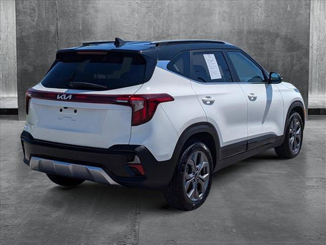 Vehicle image 5 of 24