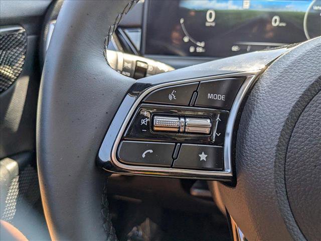 Vehicle image 13 of 24