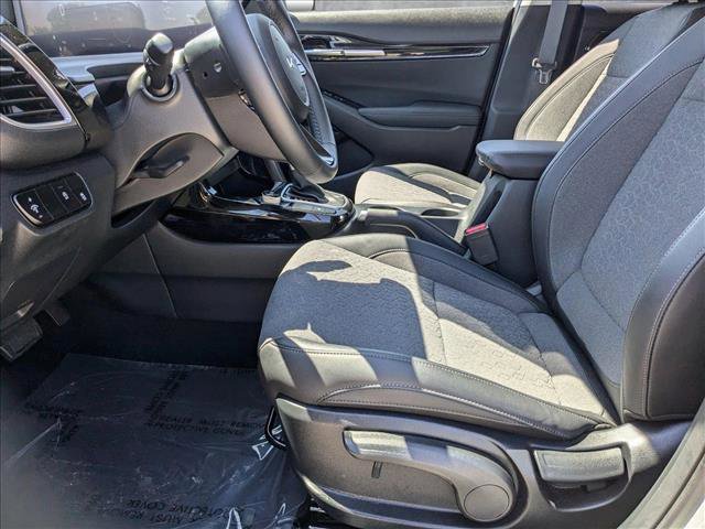 Vehicle image 17 of 24