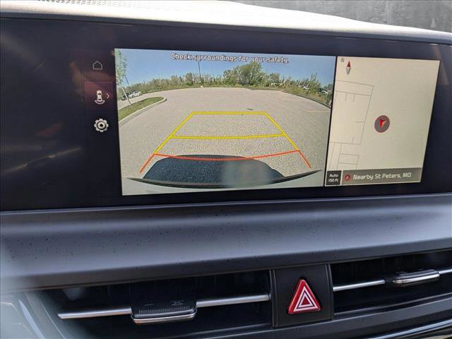 Vehicle image 15 of 24