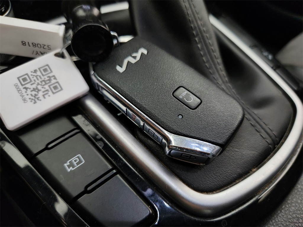 Vehicle image 26 of 29