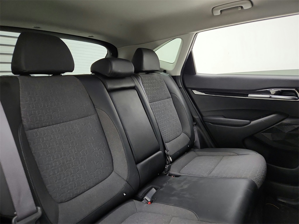 Vehicle image 9 of 29