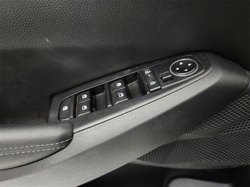 Vehicle image 25 of 29