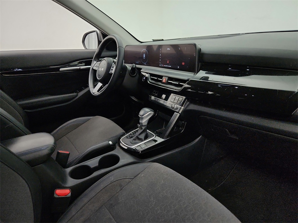 Vehicle image 15 of 29
