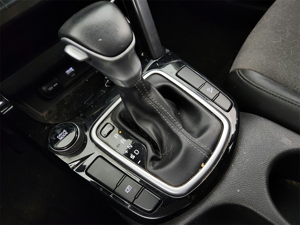 Vehicle image 21 of 29