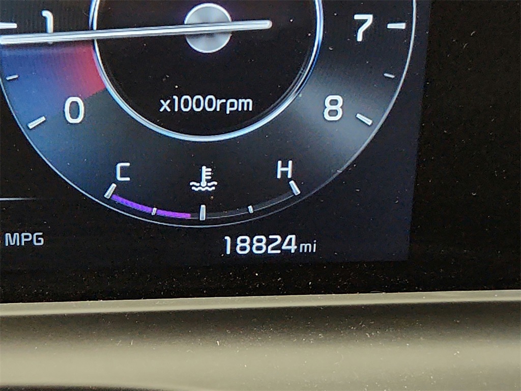 Vehicle image 17 of 29