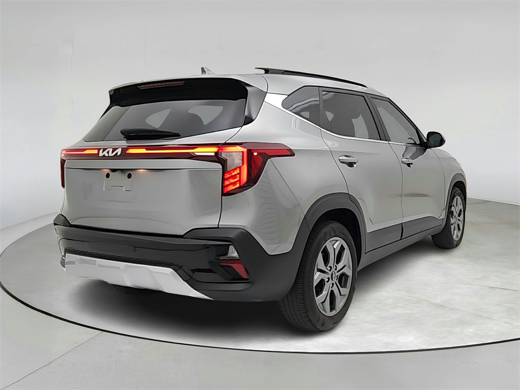 Vehicle image 5 of 29