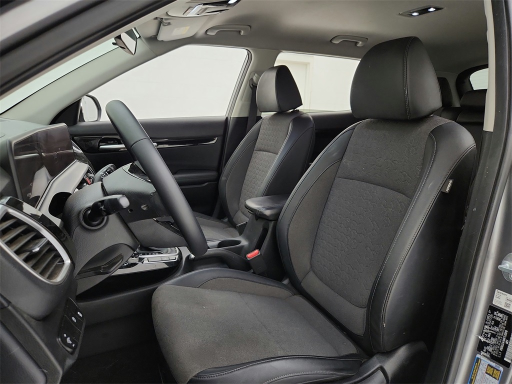 Vehicle image 11 of 29