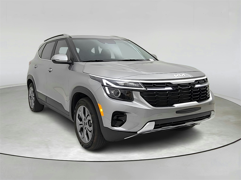 Vehicle image 4 of 29
