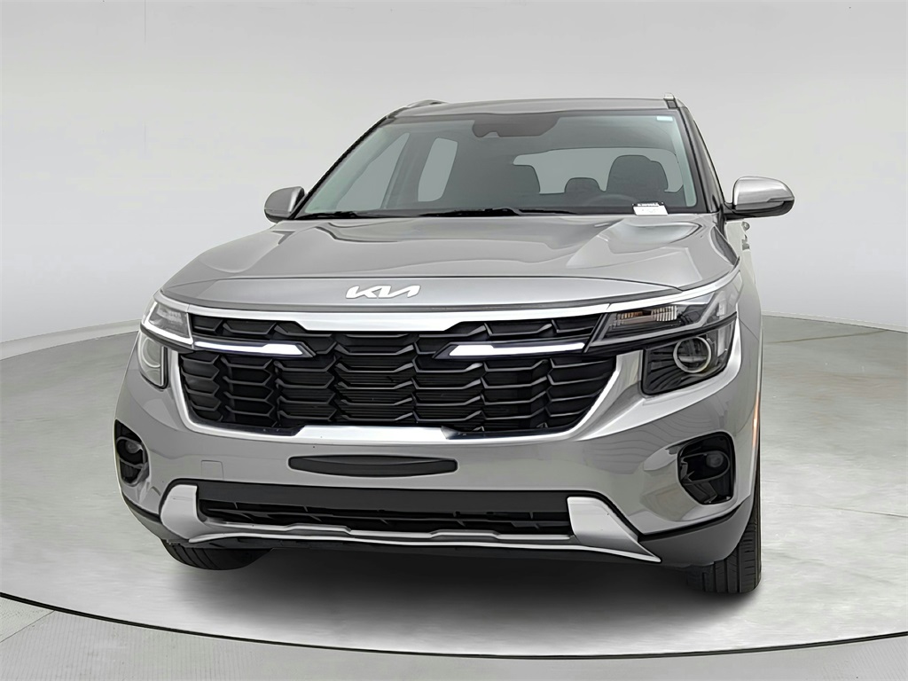 Vehicle image 2 of 29
