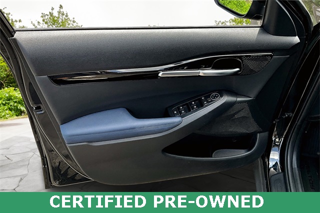 Vehicle image 21 of 30