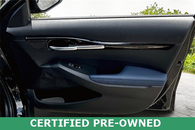 Vehicle image 22 of 30