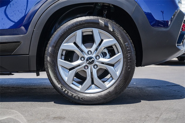 Vehicle image 9 of 27