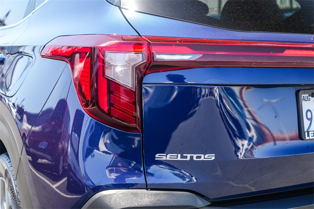 Vehicle image 20 of 27