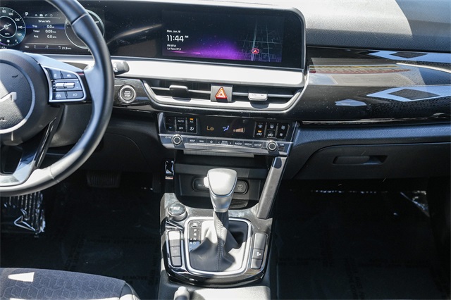 Vehicle image 18 of 27