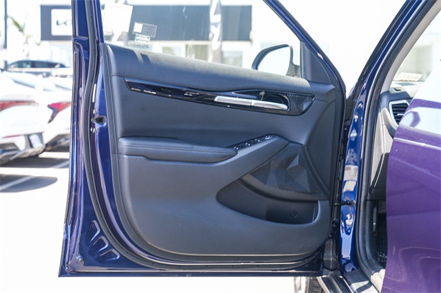 Vehicle image 25 of 27