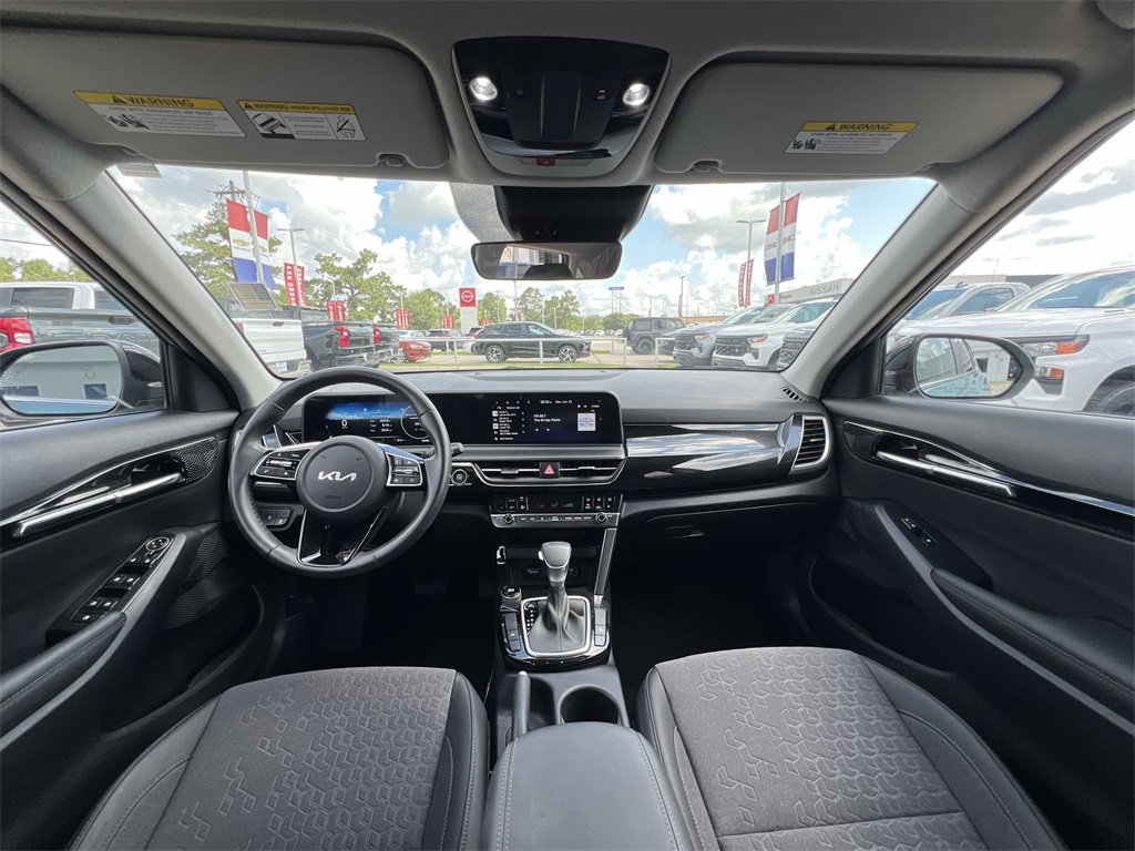 Vehicle image 20 of 41