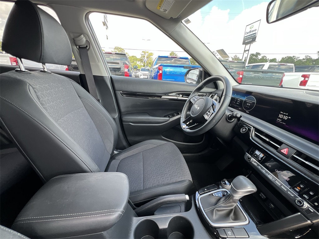 Vehicle image 24 of 41