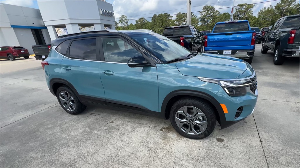 Vehicle image 4 of 41