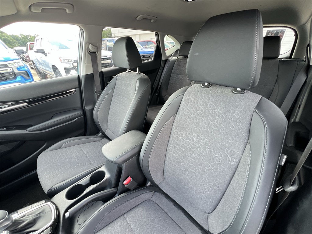 Vehicle image 16 of 41