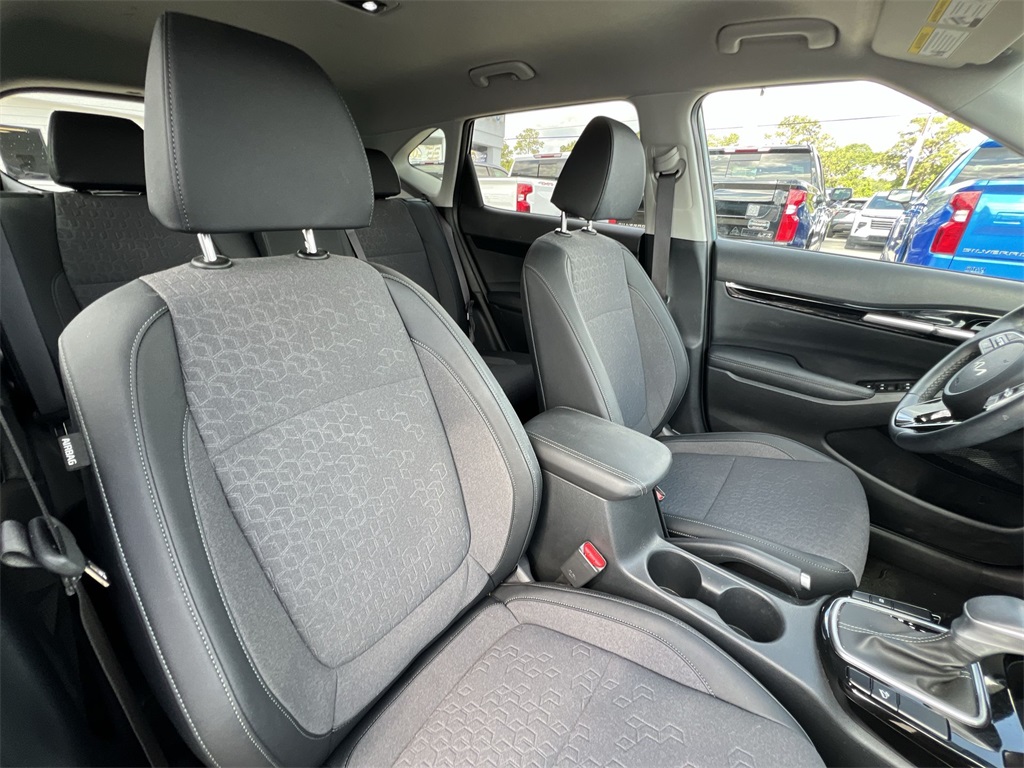 Vehicle image 17 of 41