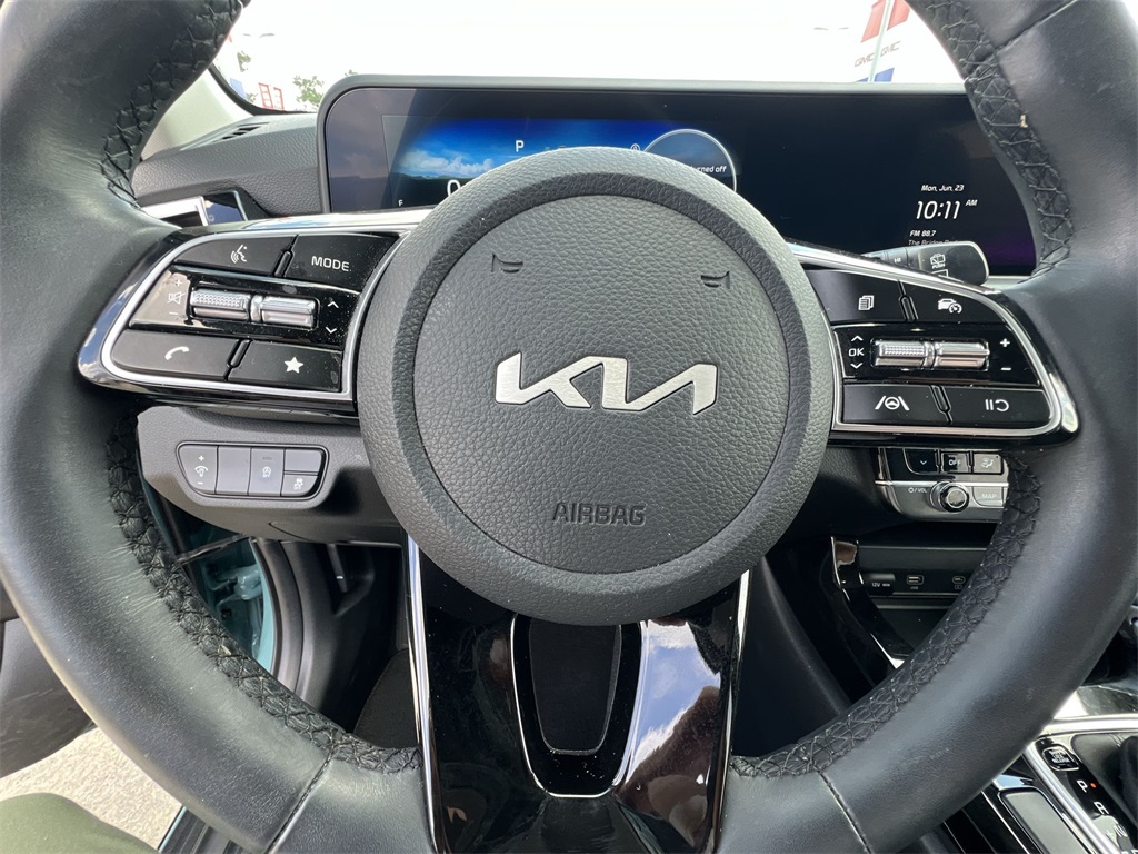Vehicle image 26 of 41