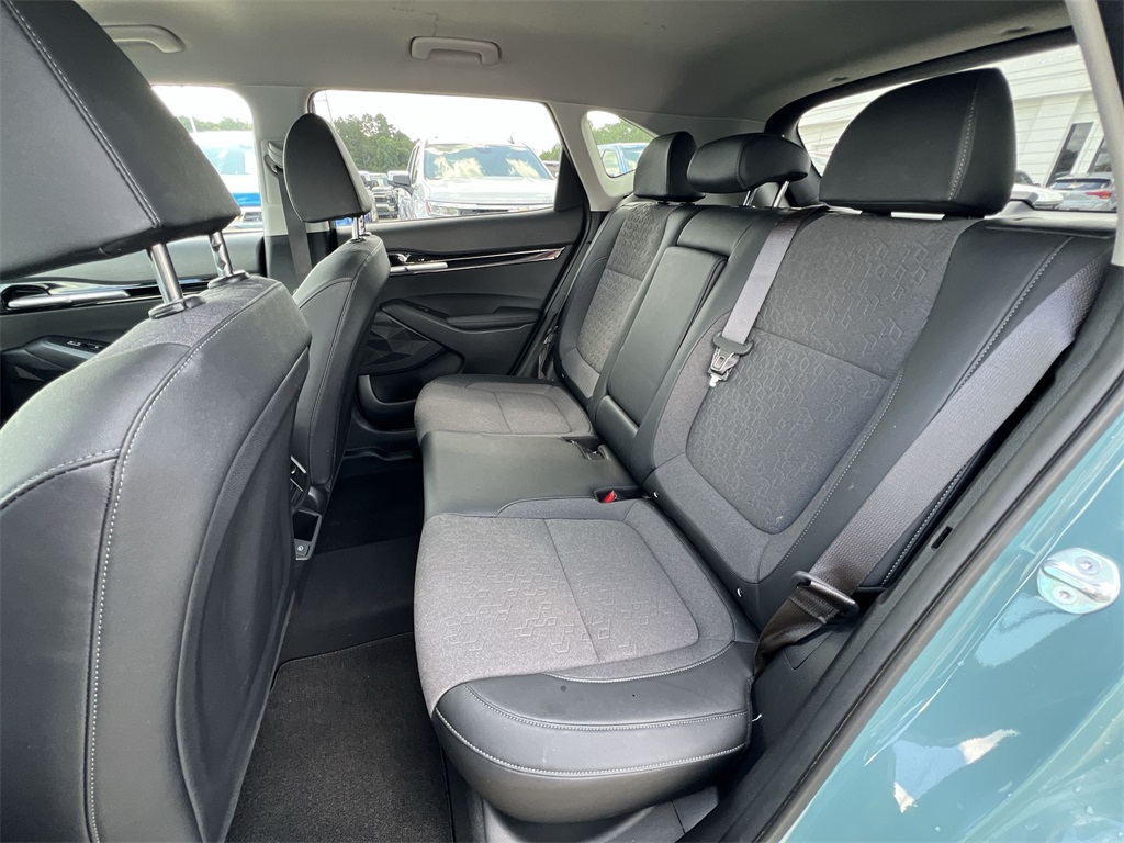 Vehicle image 14 of 41