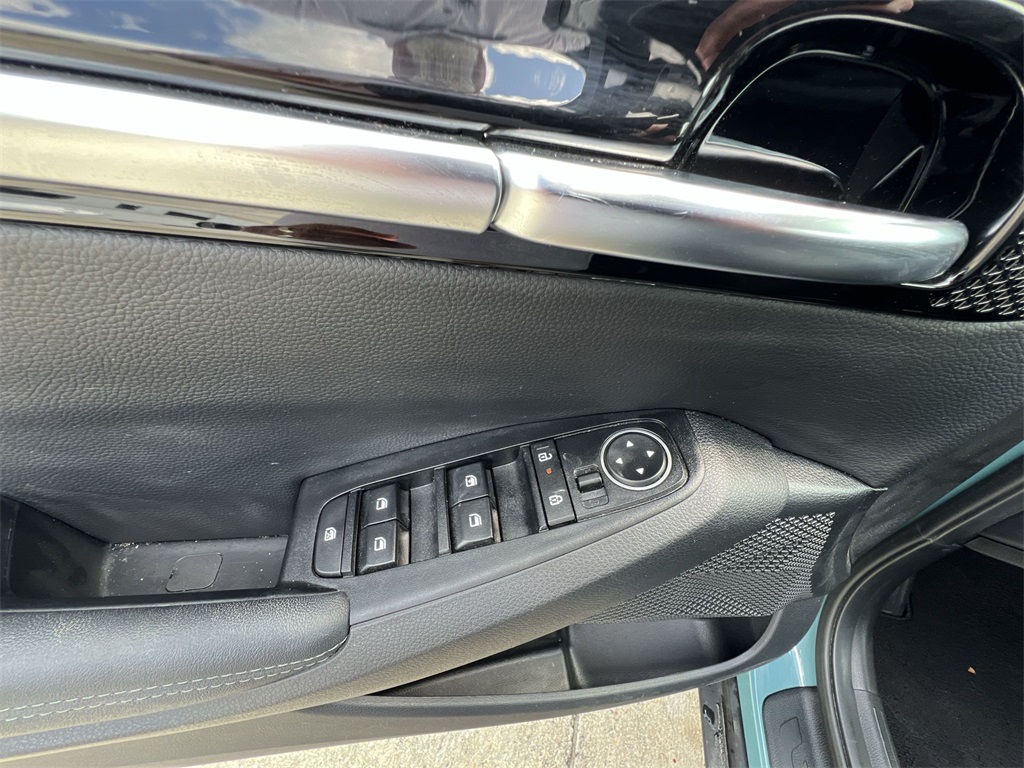 Vehicle image 34 of 41
