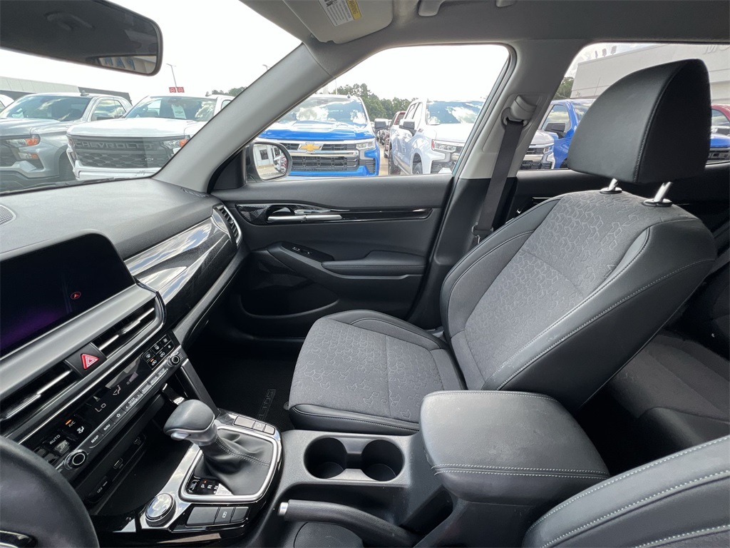 Vehicle image 40 of 41