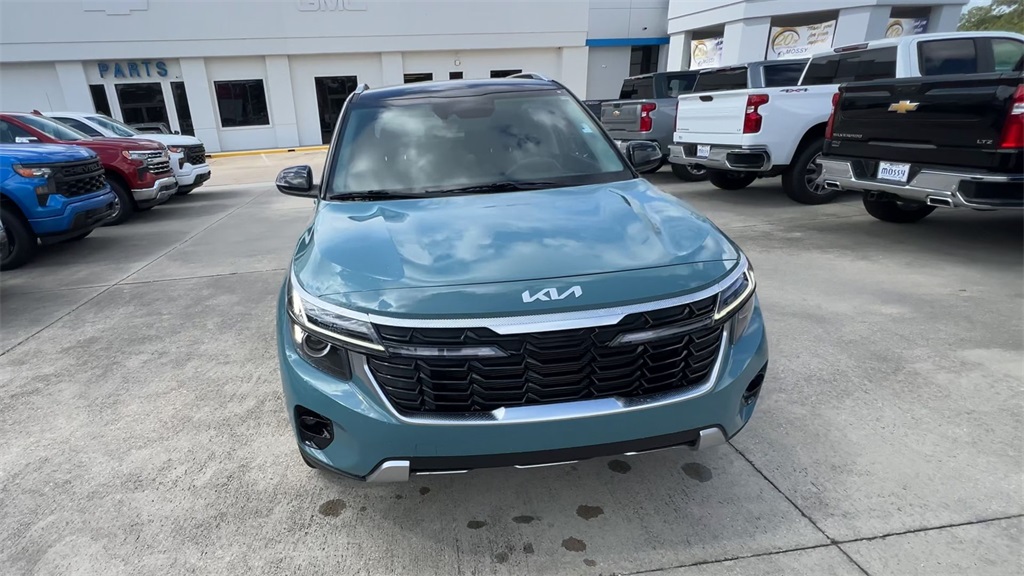 Vehicle image 3 of 41