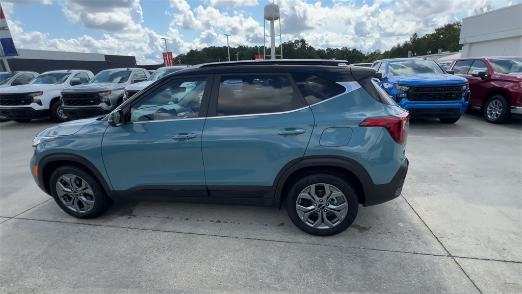 Vehicle image 8 of 41