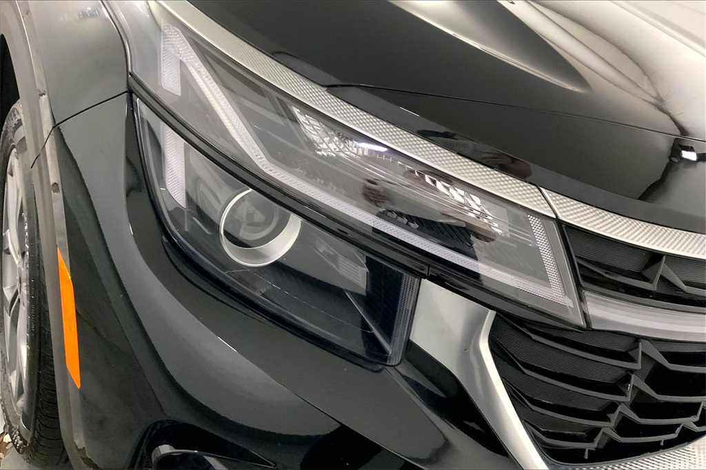 Vehicle image 26 of 31