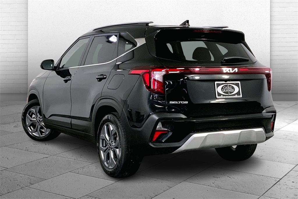 Vehicle image 6 of 31