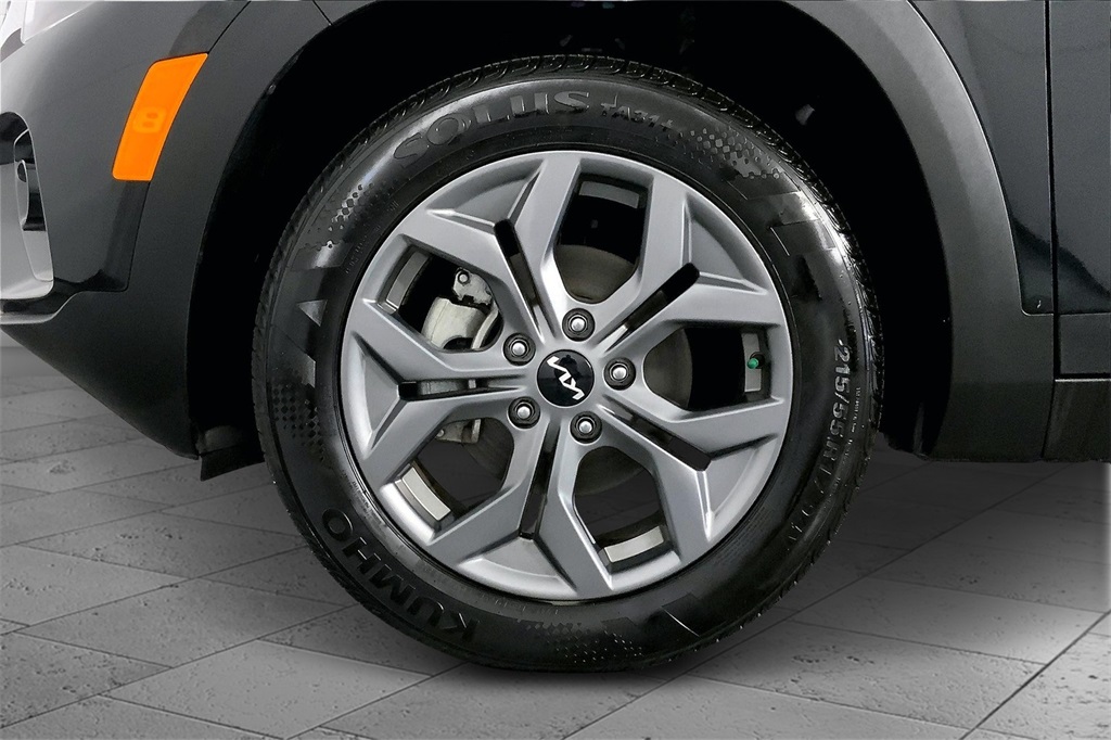 Vehicle image 12 of 31