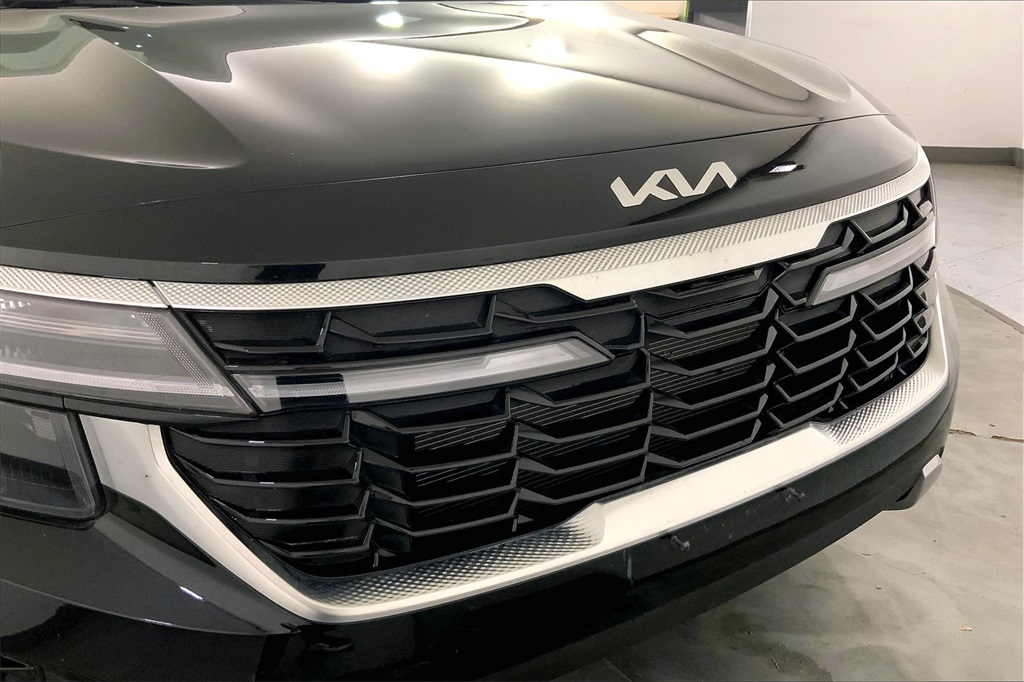 Vehicle image 28 of 31