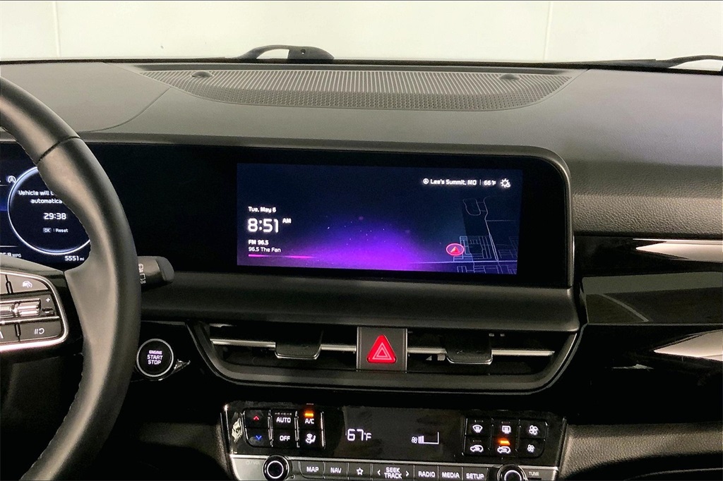 Vehicle image 9 of 31