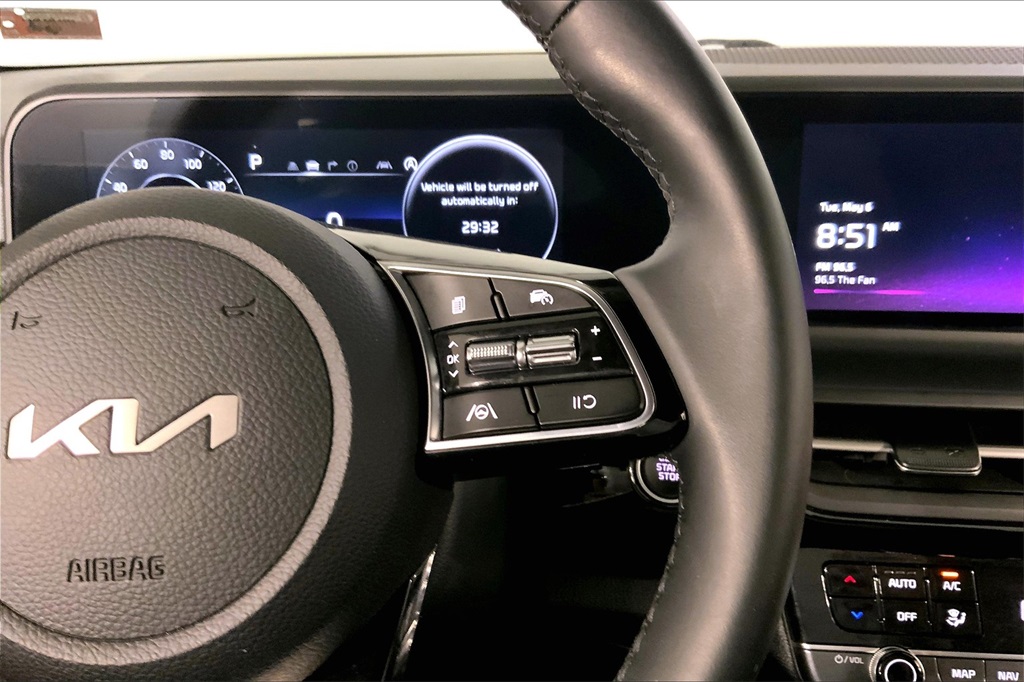 Vehicle image 19 of 31