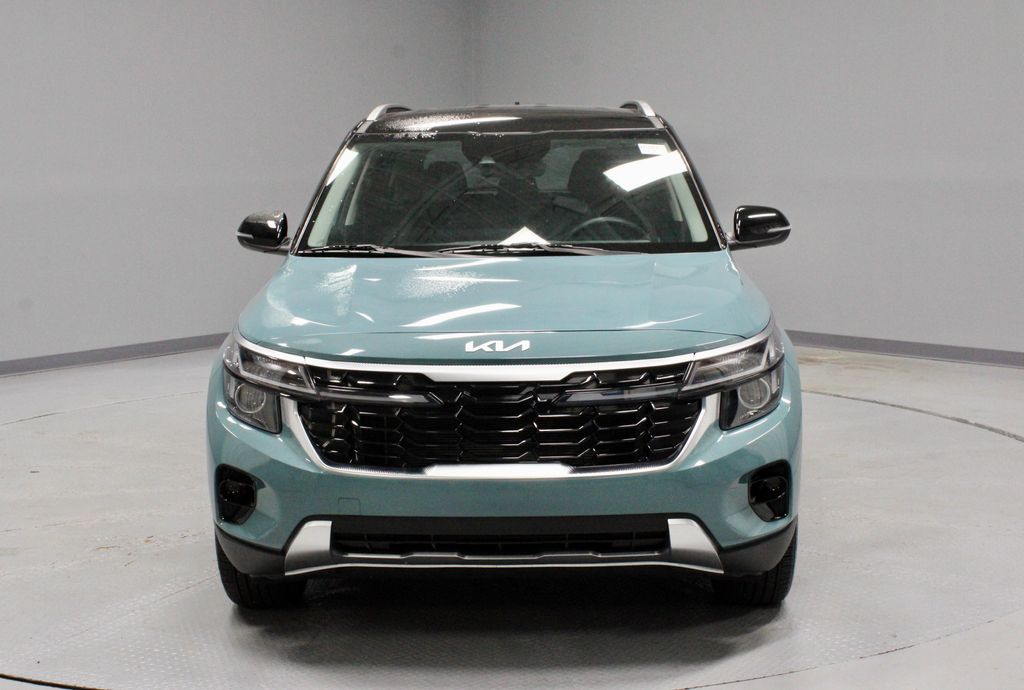 2024 Kia Seltos S Image 2 of 33