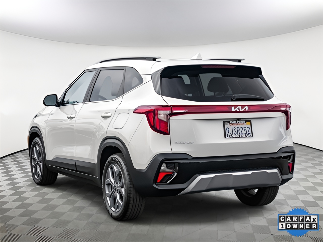 Vehicle image 33 of 33