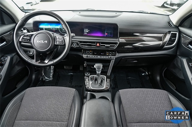 Vehicle image 12 of 33