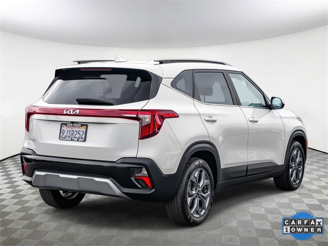 Vehicle image 5 of 33