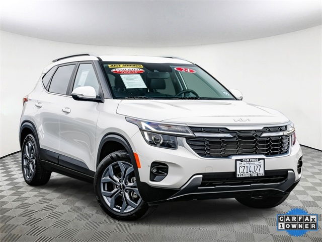 Vehicle image 3 of 33