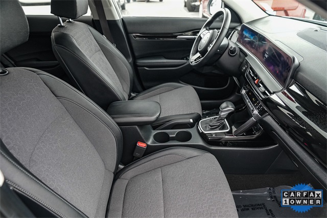 Vehicle image 16 of 33