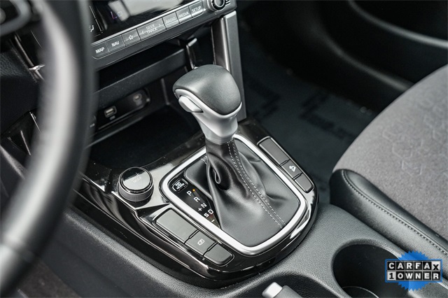 Vehicle image 19 of 33