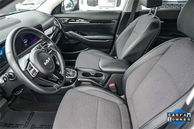 Vehicle image 18 of 33