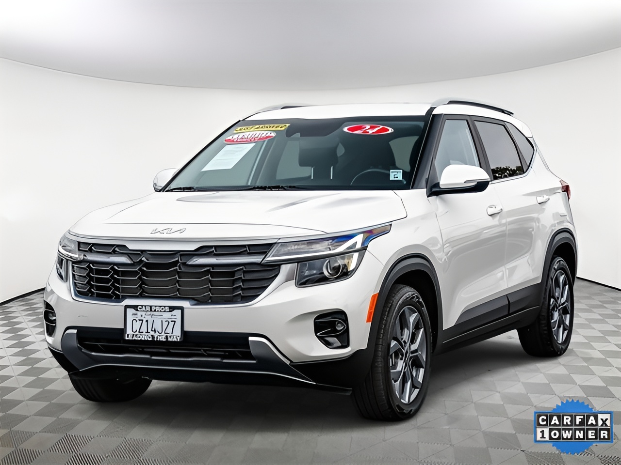Vehicle image 27 of 33