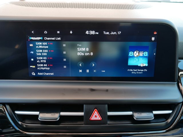 Vehicle image 22 of 36