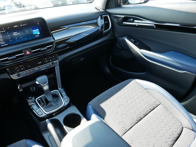 Vehicle image 26 of 36