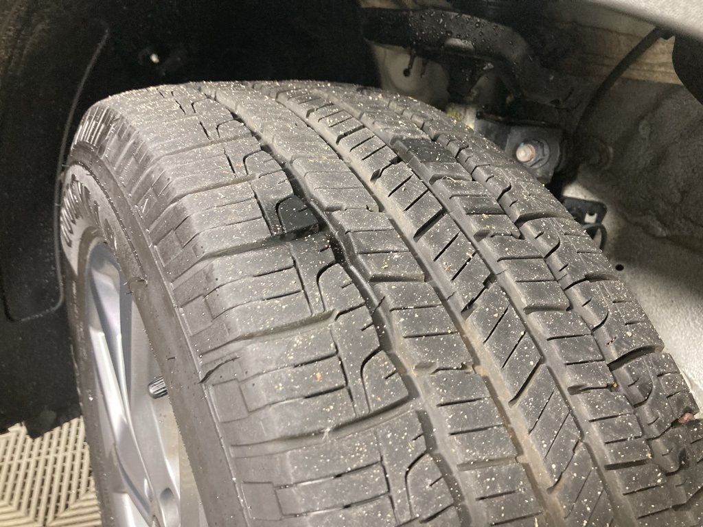 Vehicle image 24 of 28